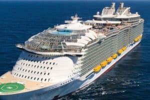 Read more about the article What Is the Largest Cruise Ship in the World?