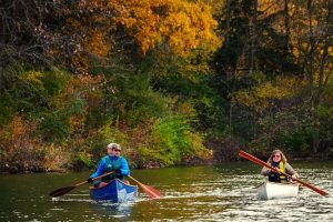 Read more about the article Canoe in Illinois [Best 16 Places for Canoeing in Illinois]