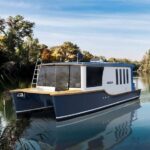 Trailerable Houseboats [What Are They? and Best Trailerable Houseboats]