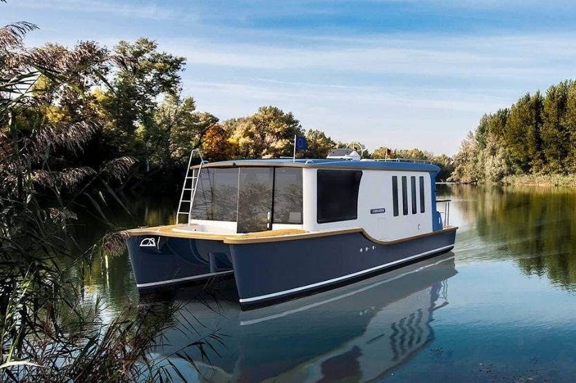 travel trailer houseboat