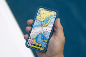 Read more about the article Boat Navigation Apps for Safe and Efficient Marine Travel